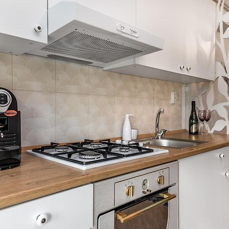 Dreamgarden Airport Apartment & Secure Parking & Airport Shuttle Iasi Extérieur photo